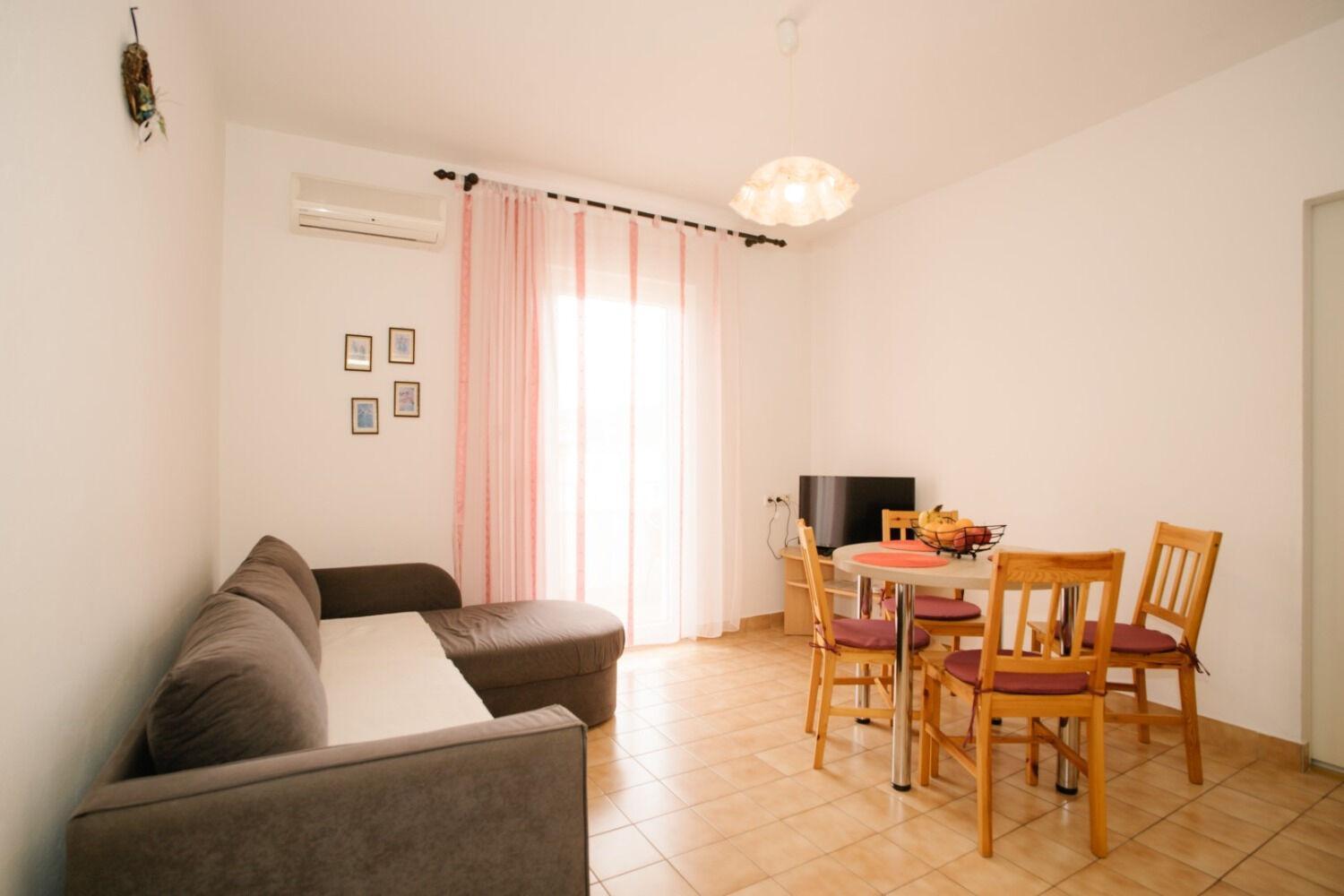 Apartments Petri - Close To The Sea Тисно Екстериор снимка