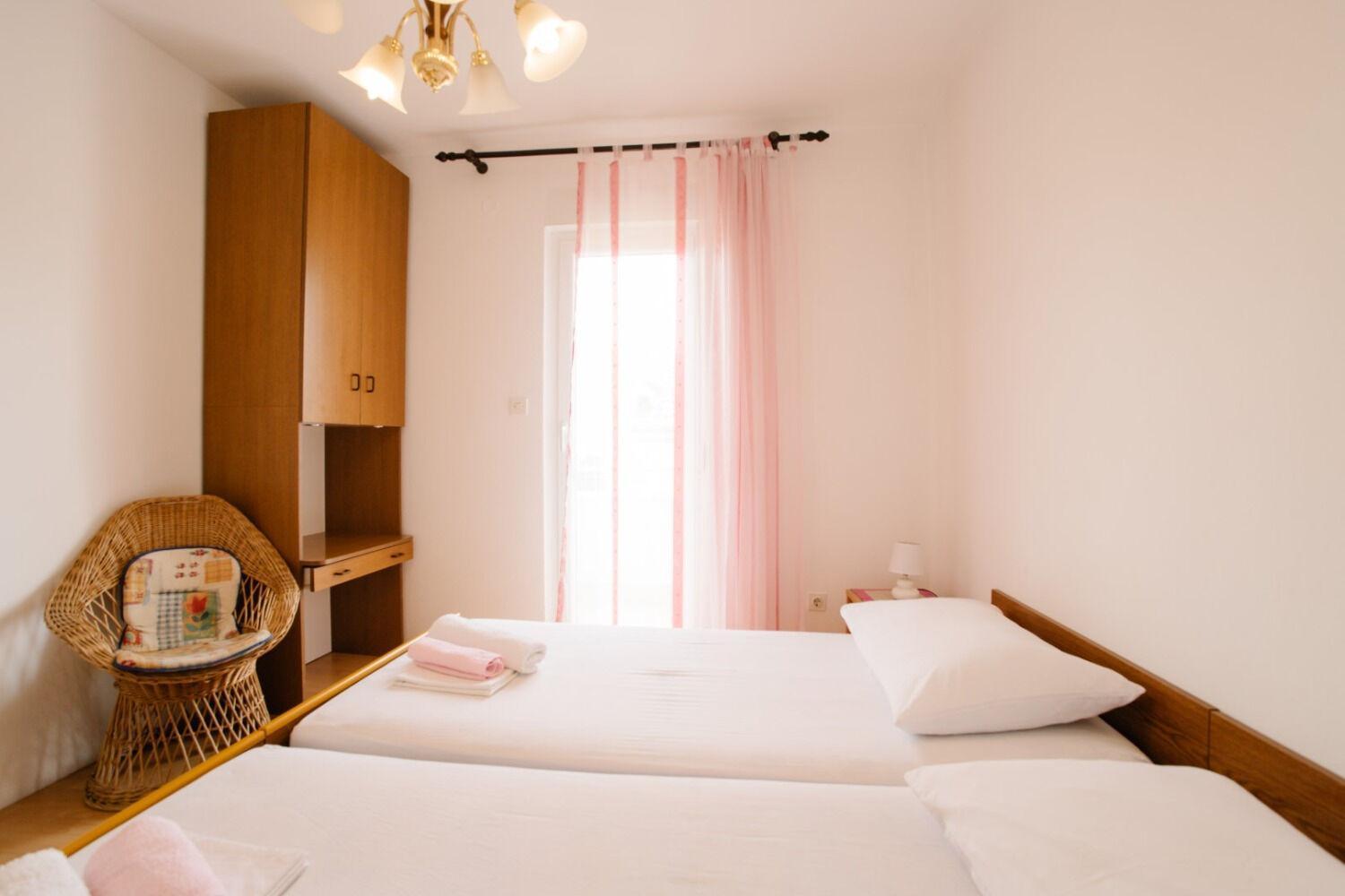 Apartments Petri - Close To The Sea Тисно Екстериор снимка