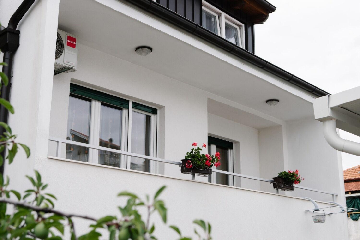 Apartments Petri - Close To The Sea Тисно Екстериор снимка